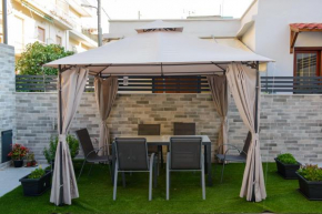 Casa d' Irene near airport, 200 mtrs from the beach, Artemis center
